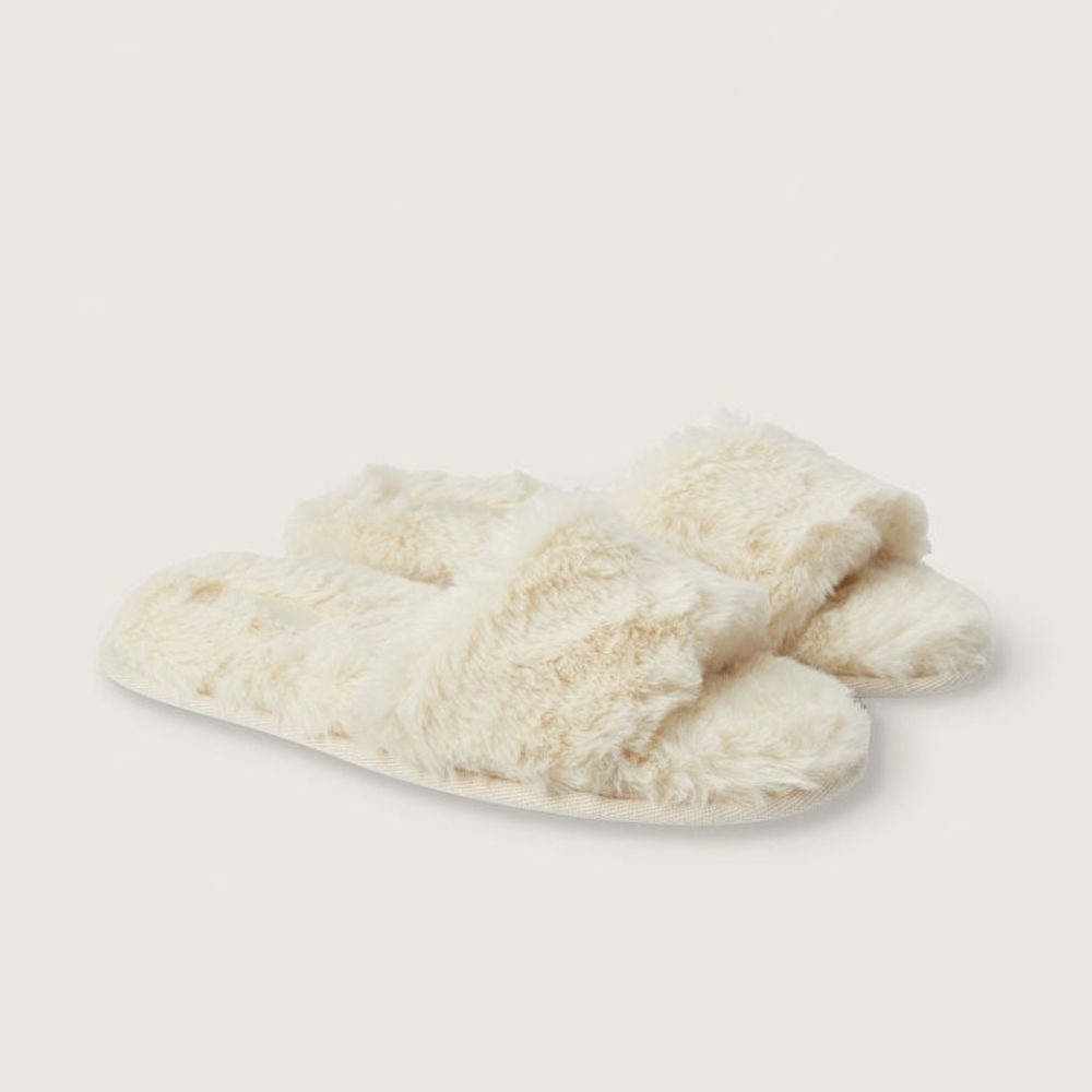 ❄️NWT Victoria Secret Women's Ivory Faux Fur Slippers